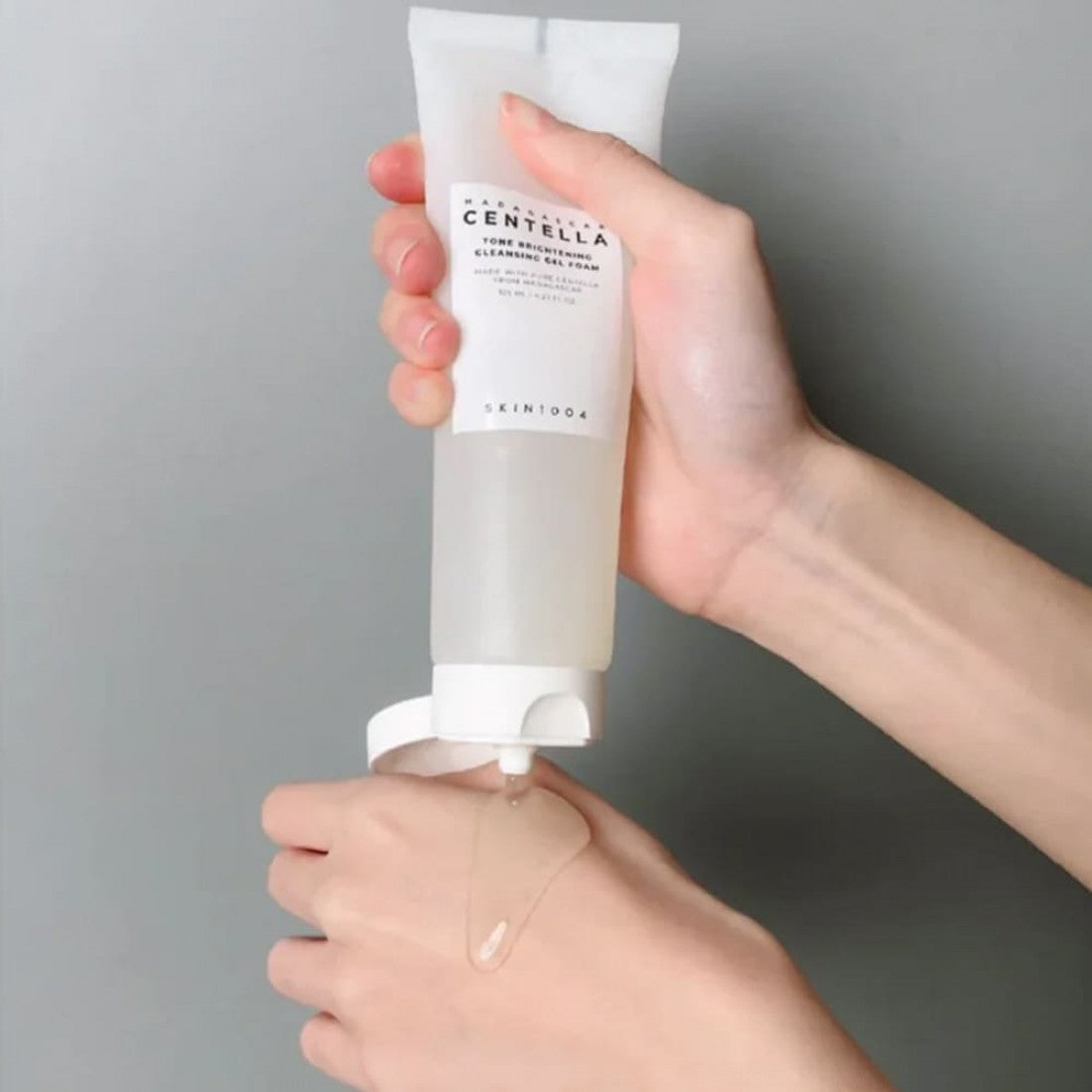 Skin1004 - Madagascar Centella Tone Brightening Cleansing Gel Foam 125ml